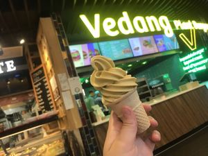 Free ice cream for writing a review 💜💚 at Vedang - green burger | Mall of Berlin in Berlin