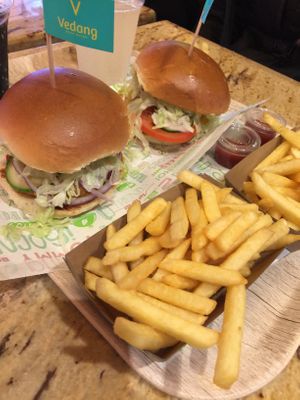 Chicken burger  at Vedang - green burger | Mall of Berlin in Berlin