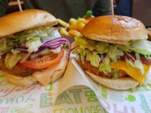 Hamburger with bacon and chicken cheese at Vedang - green burger | Mall of Berlin in Berlin