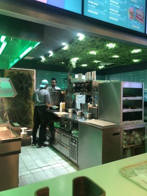 Von aussen at Vedang - green burger | Mall of Berlin in Berlin