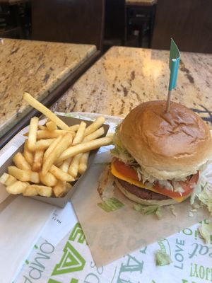 Cheeseburger 🍔  at Vedang - green burger | Mall of Berlin in Berlin