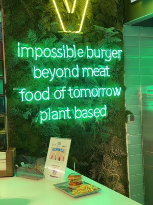 Food of tomorrow, plant based at Vedang - green burger | Mall of Berlin in Berlin