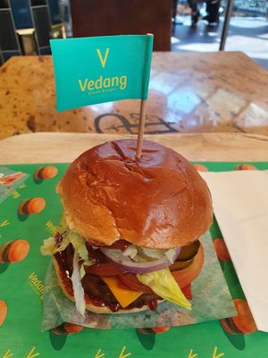 Burger with extra 'bacon' at Vedang - green burger | Mall of Berlin in Berlin