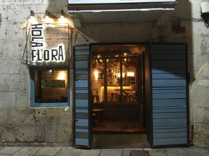 Exterior  at Bar Hola Flora in Burgos