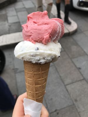 Almond + strawberry  at Ciokkolatte in Padua