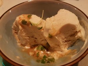 We got caramel soy icecream for dessert at Vlaamse Goesting in Gulpen