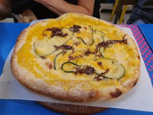 Oslo (haikido, courgette, onion,...) at POW - The Vegan Pizzeria in Copenhagen