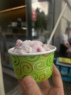 The also serve vegan ice cream 🍦   at POW - The Vegan Pizzeria in Copenhagen