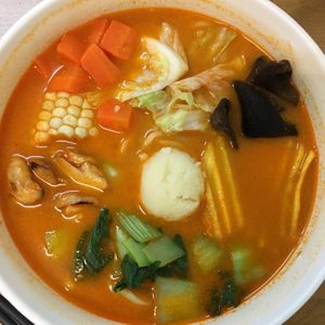 Tomato ramen at Lóng Chú Shū Shí in Taichung