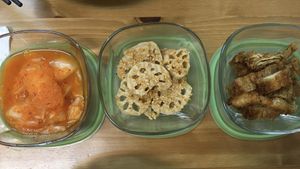 Assorted sides at Lóng Chú Shū Shí in Taichung