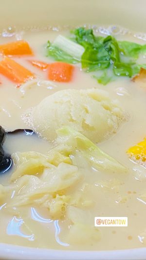 Soy Milk Soup 白湯拉麵 at Lóng Chú Shū Shí in Taichung
