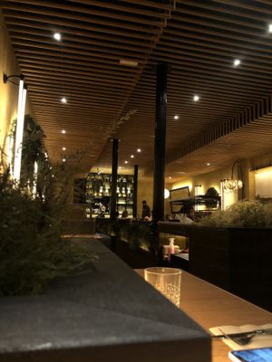 Perspectiva desde una mesa lateral at Margarito in Bilbao