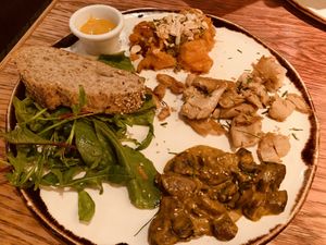 Market meal soy chicken, sweet potatoes, curry mushrooms  at Margarito in Bilbao