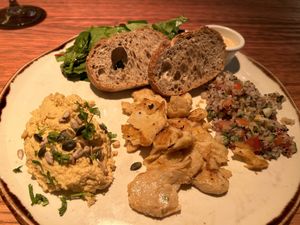 Hummus, bread, spinach, vegan mayonaise, quinoa tabouleh and ”no chicken”  at Margarito in Bilbao