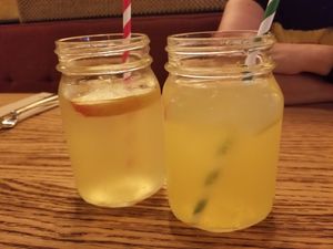 Agua fresca infusionada. Hierbas y manzana. at Margarito in Bilbao