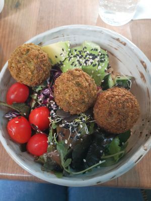 Falafel bowl at La Cantine in Honfleur