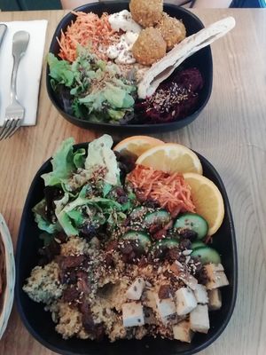 Tofu bowl and falafel bows at La Cantine in Honfleur