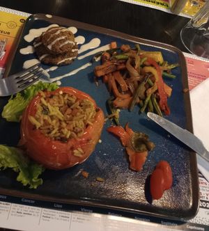 Gevulde paprika at Palestinian in Roubaix