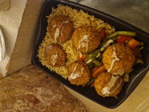 assiette falafel at Palestinian in Roubaix