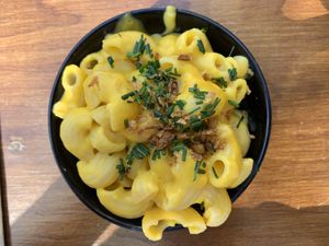 Mac n cheese at Vegan Junkies in Lisbon