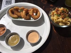 Onion rings and Mac’n’cheese  at Vegan Junkies in Lisbon