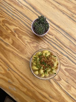 Mac’n’cheese  at Vegan Junkies in Lisbon