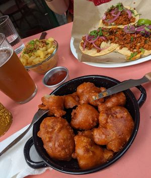 Taco chorizo, wings and mac&cheese. All vegan. at Vegan Junkies in Lisbon