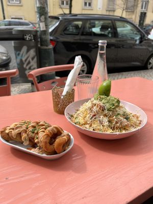 Onion rings & nachos   at Vegan Junkies in Lisbon