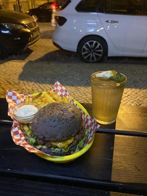 Notorious B.I.G.- vj patty, lots of onion, cheese, fried onion and red onion bun  at Vegan Junkies in Lisbon