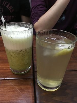 Ice tea and juice of the day at Vegan Junkies in Lisbon