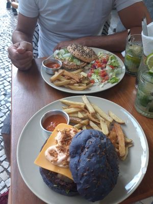 Burgers at Vegan Junkies in Lisbon