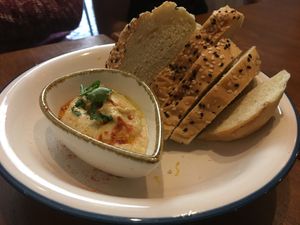 Appetizers - Hummus at Vegan Junkies in Lisbon