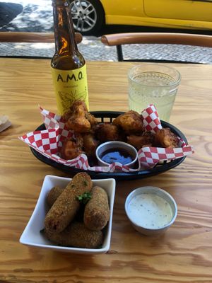 Buffalo cauliflower and mixed Croquettes  at Vegan Junkies in Lisbon