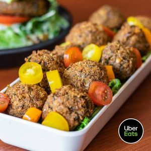 Falafel at Trágame Tierra in Puebla