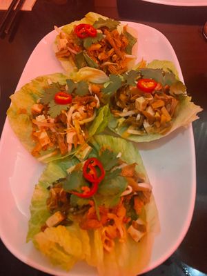 San choy bow at Yulli's in Surry Hills