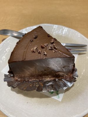 Vegan cake  at Re Cell Kitchen in Fukuoka