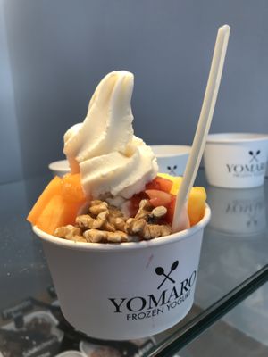 Vegan froyo size m a bit fruitier at YOMARO in Essen