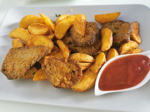 Seitan and papas at Verde Gourmet in Jerez