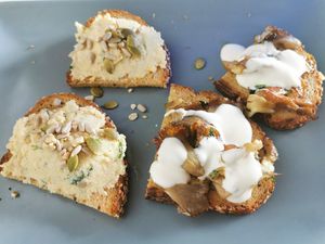 Toasts at Verde Gourmet in Jerez