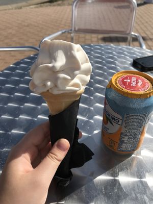 small whippy ice cream at v360 in Brighton