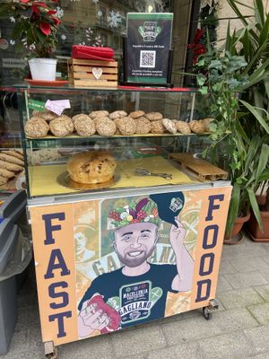 Banco esterno #Veganuary at Macelleria Vegetariana Gagliano in Naples