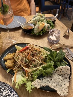 Papayasalat und Sommerrollen  at Hang's in Zurich