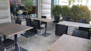 Outside seating (near busy road) at Hang's in Zurich