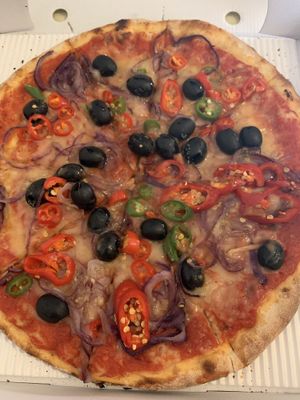 Make your own pizza with vegan cheese at Dieci Pizza in Fribourg