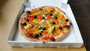 Pizza giardino at Dieci Pizza - Torstrasse in St Gallen