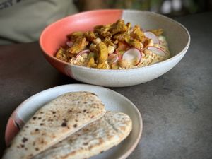 Shawarma mit Hummus  at No Name in Chur