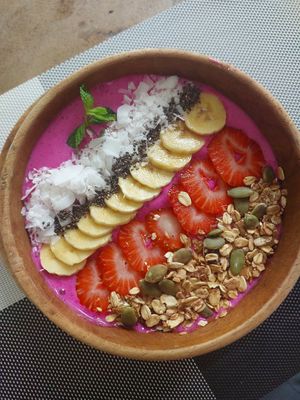 Dragonfruit smoothie bowl at Pumpkin and Beetroot in Ubud