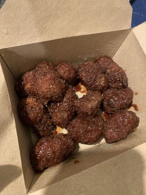 BBQ cauli wings (vegan)  at V Temple Bar in Dublin