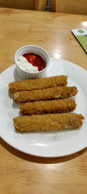 Mozza sticks at Loving Vegan in Da Nang