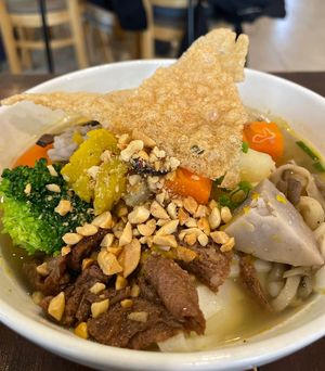 mỳ quảng  at Loving Vegan in Da Nang